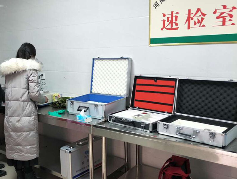 歐柯奇農(nóng)殘速測(cè)儀驚艷亮相鄭州農(nóng)貿(mào)市場(chǎng)